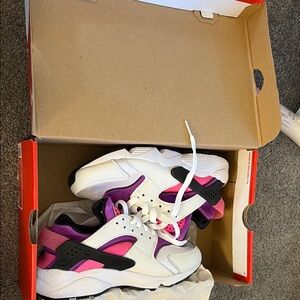 Nike White and Pink Retro Sneakers